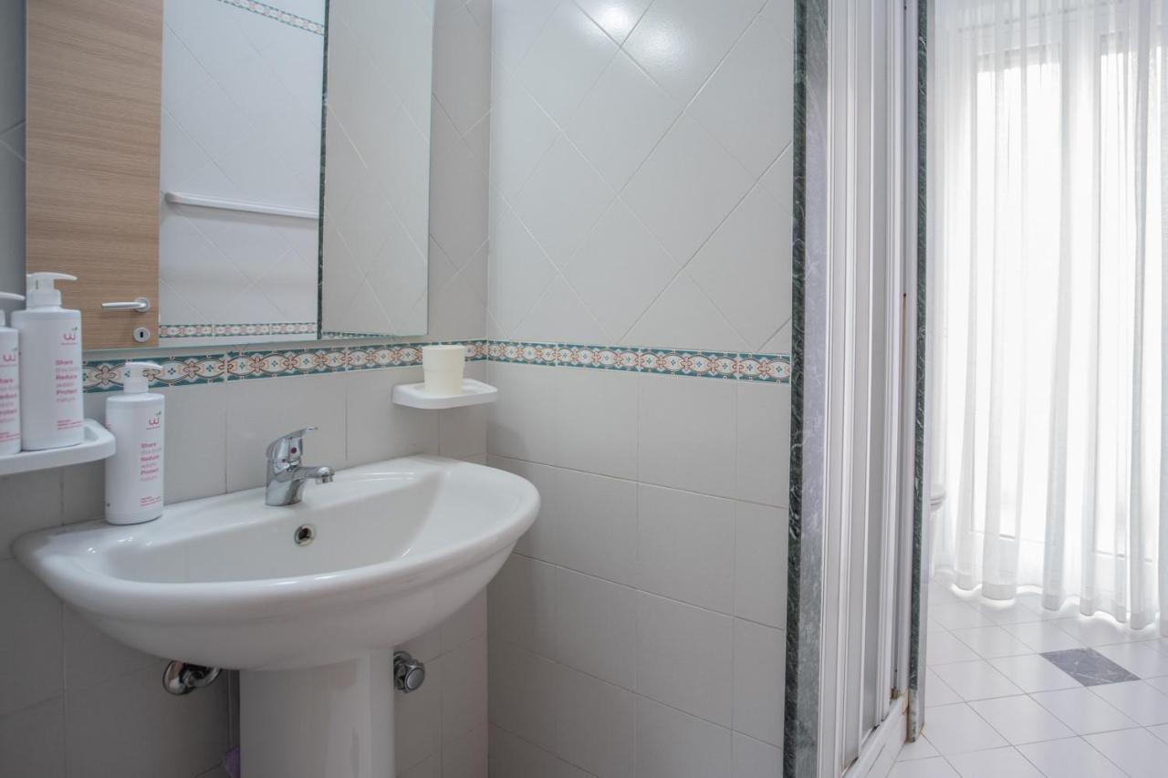 Seaview Rooms In The Center By Wonderful Italy Cefalu Bagian luar foto